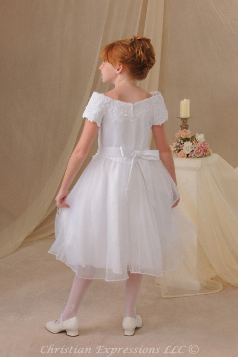 First Communion Dresses with Off the Shoulder Sleeves and Beading