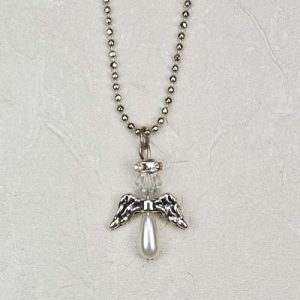 PEARL AND CRYSTAL ANGEL w/chain